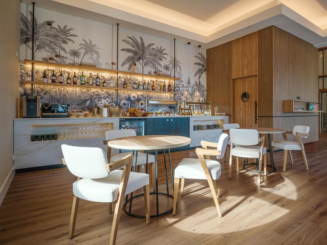 Preferred Club Lounge Dreams Madeira Resort, Spa & Marina Funchal Preferred Club Lounge Dreams Madeira Resort, Spa & Marina Funchal