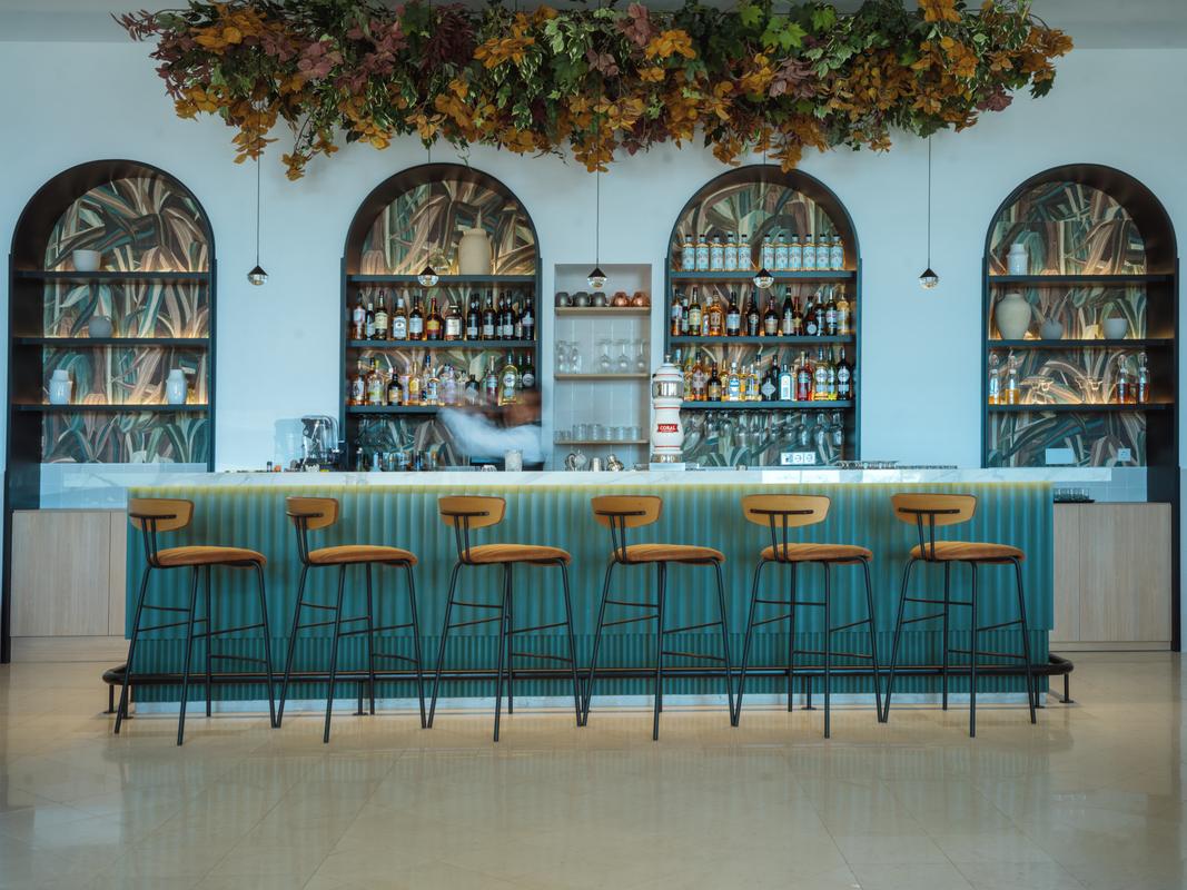 Moments Lobby Bar Dreams Madeira Resort, Spa & Marina Funchal Moments Lobby Bar Dreams Madeira Resort, Spa & Marina Funchal