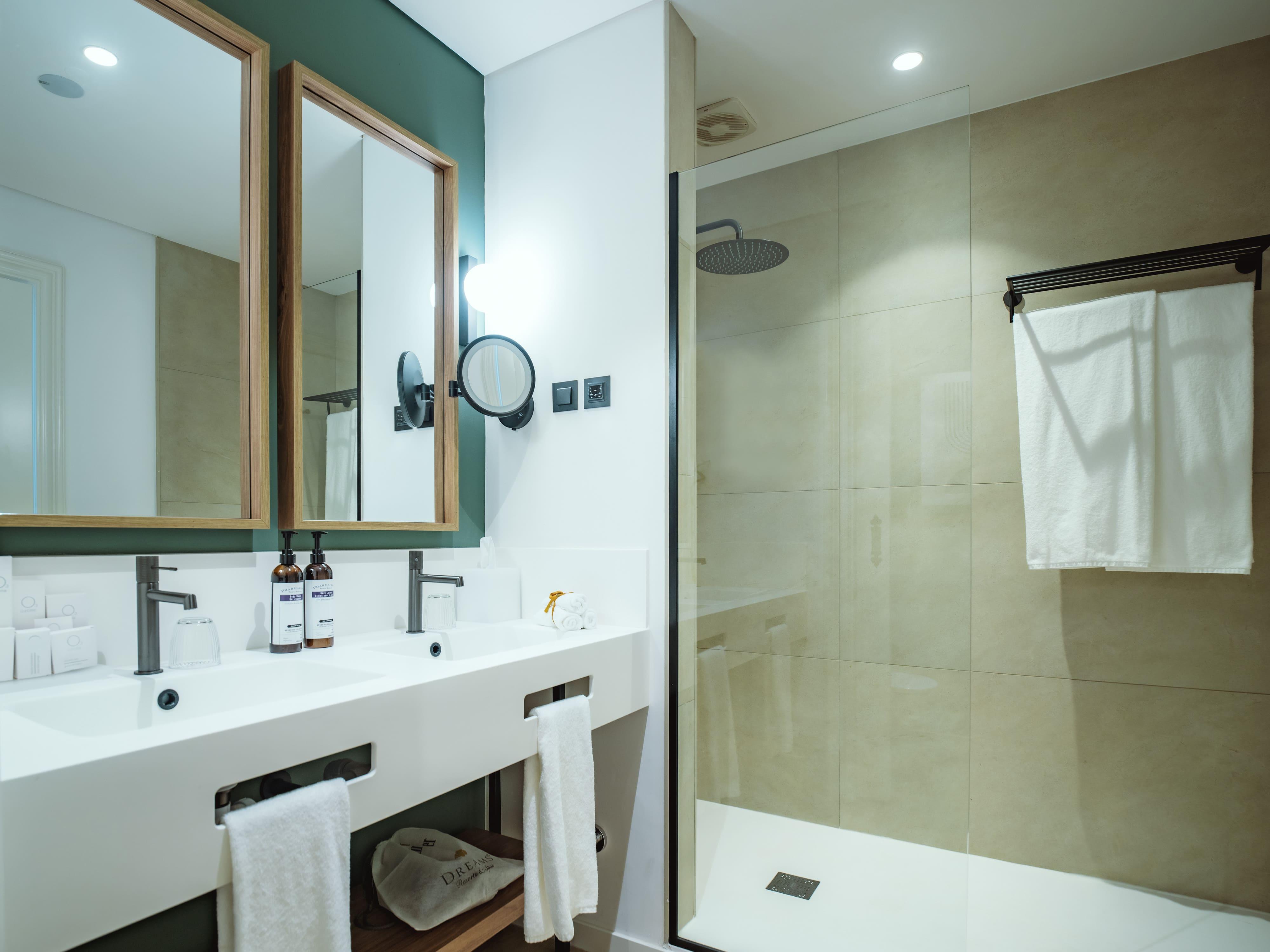 PREFERRED CLUB DOUBLE OCEAN VIEW  Dreams Madeira Resort, Spa & Marina Funchal