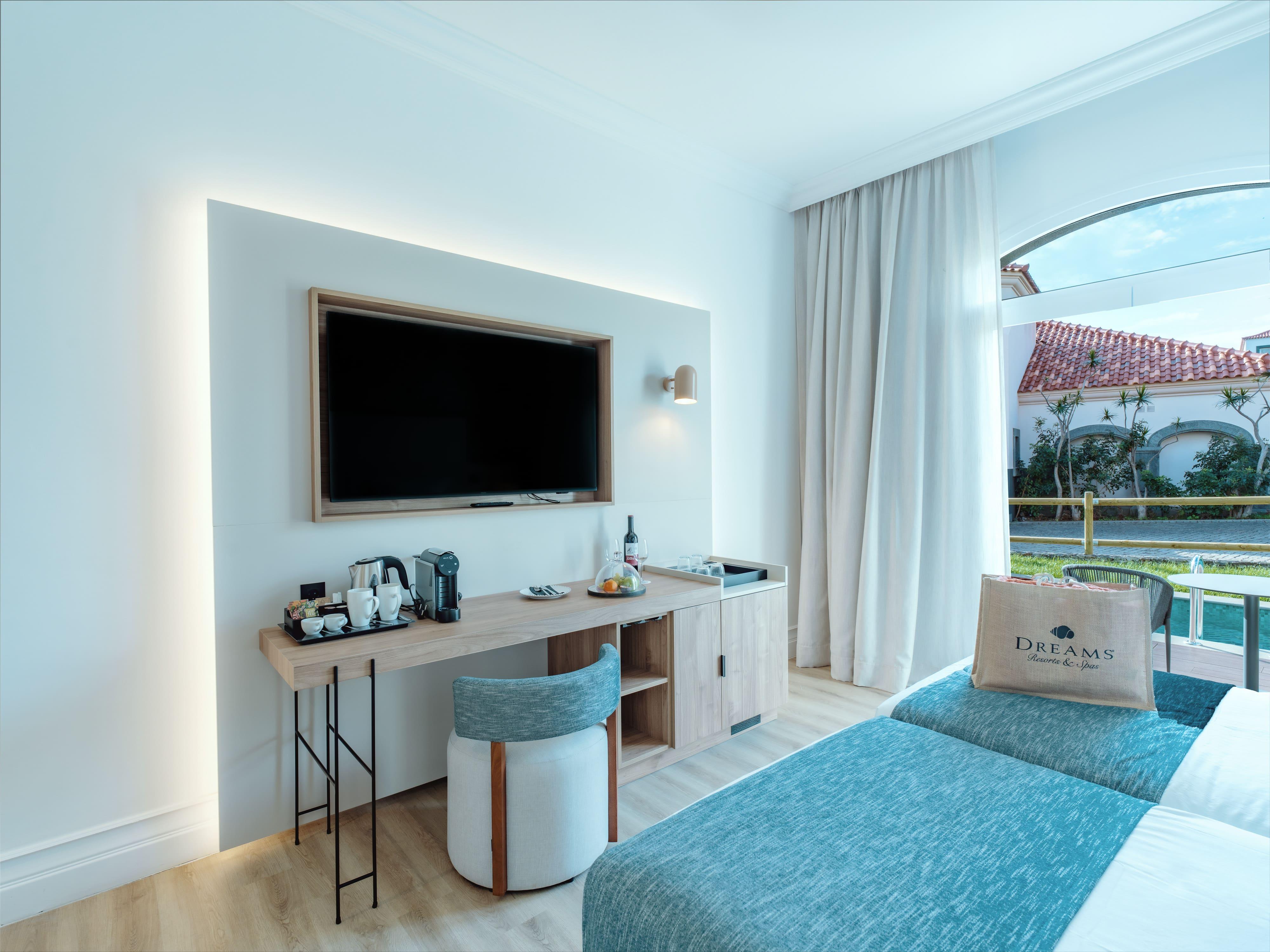 PREFERRED CLUB DOUBLE WITH DIRECT POOL ACCESS  Dreams Madeira Resort, Spa & Marina Funchal