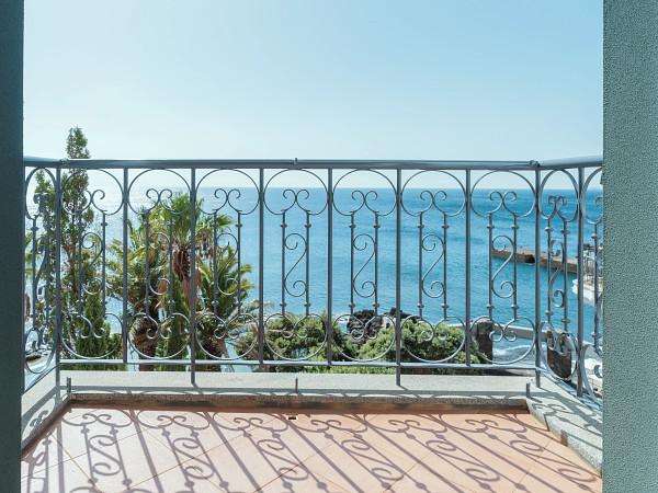 PREFERRED CLUB FAMILY DELUXE FRONTAL OCEAN VIEW Dreams Madeira Resort, Spa & Marina Funchal PREFERRED CLUB FAMILY DELUXE FRONTAL OCEAN VIEW Dreams Madeira Resort, Spa & Marina Funchal