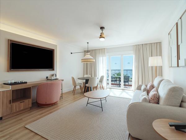 PREFERRED CLUB FAMILY DELUXE FRONTAL OCEAN VIEW Dreams Madeira Resort, Spa & Marina Funchal PREFERRED CLUB FAMILY DELUXE FRONTAL OCEAN VIEW Dreams Madeira Resort, Spa & Marina Funchal