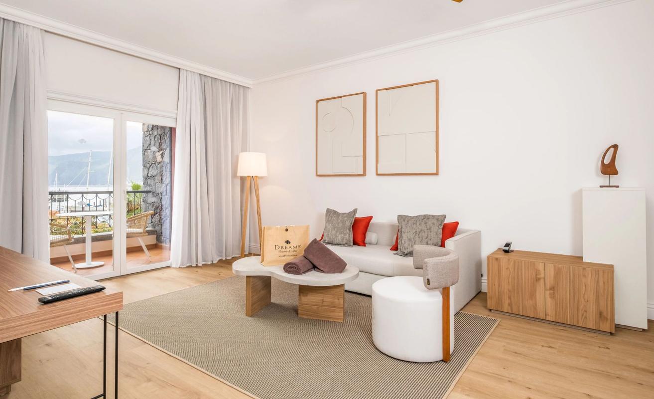 PREFERRED CLUB SUITE Dreams Madeira Resort, Spa & Marina Funchal PREFERRED CLUB SUITE Dreams Madeira Resort, Spa & Marina Funchal