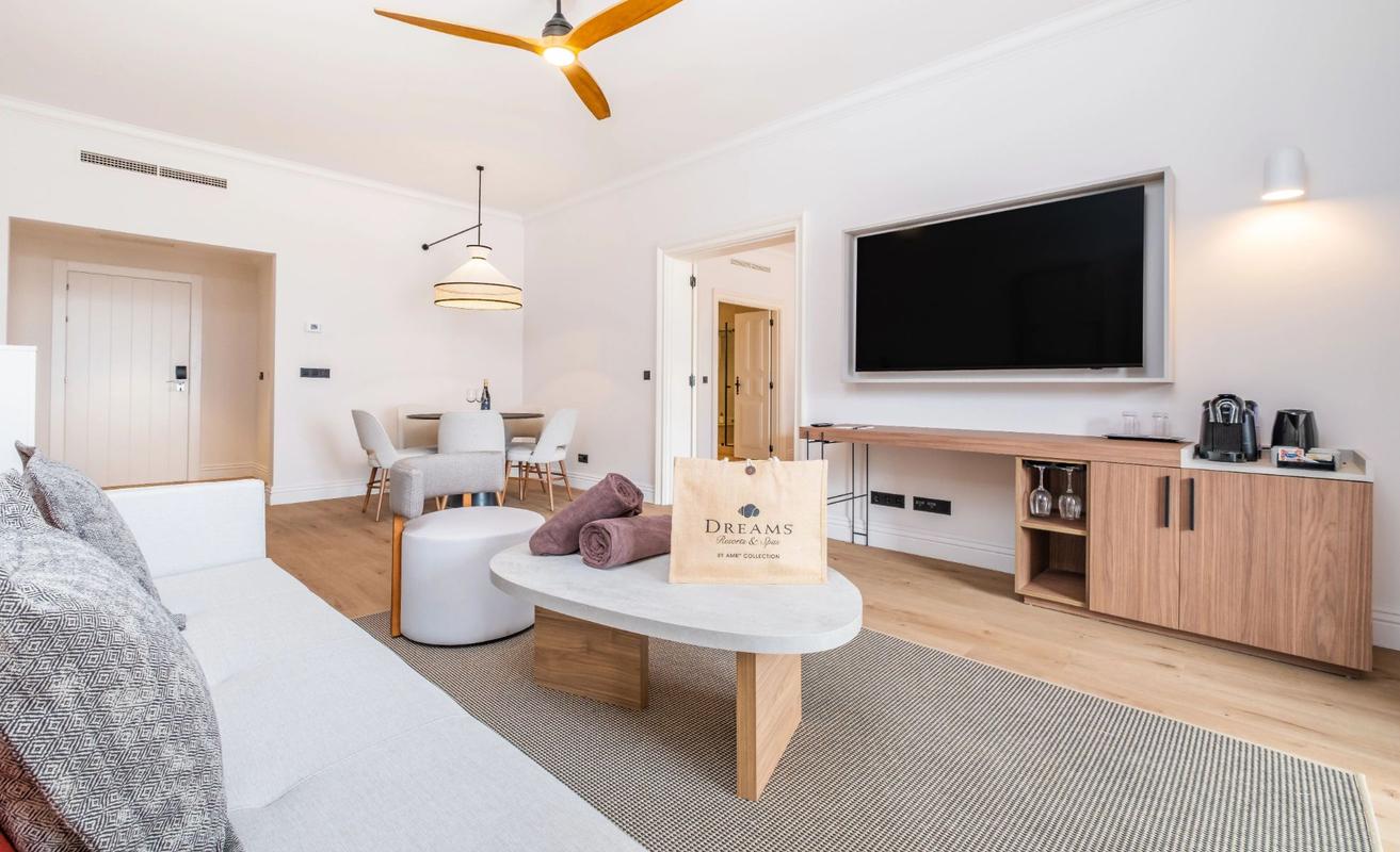 PREFERRED CLUB SUITE Dreams Madeira Resort, Spa & Marina Funchal PREFERRED CLUB SUITE Dreams Madeira Resort, Spa & Marina Funchal